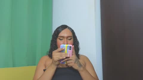 Snapshot of venus_speer chatting on December 5, 2:09 am Luisa online show from December 5, 2:09 am