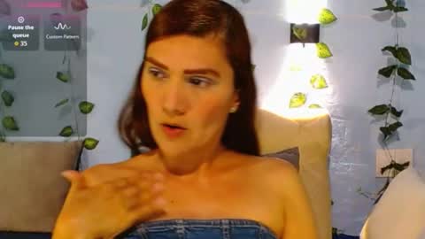 Snapshot of venus_swet chatting on July 12, 9:17 pm Catalina online show from July 12, 9:17 pm