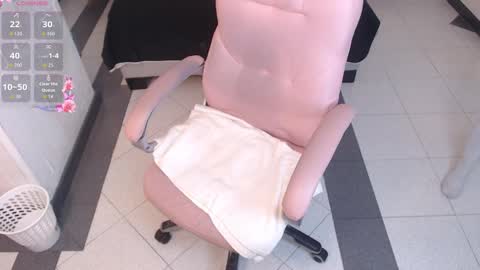 Snapshot of venusandrea29 chatting on February 13, 11:50 am Venus online show from February 13, 11:50 am