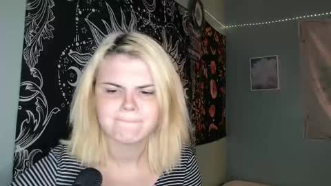 Miss Venus online show from September 9, 11:15 pm