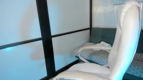 Venus online show from February 5, 9:30 pm