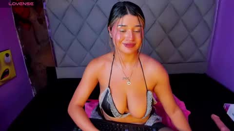 Snapshot of venusowen_ chatting on February 27, 3:59 pm Venusowen online show from February 27, 3:59 pm