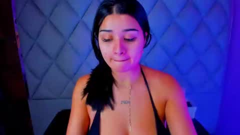 Snapshot of venusowen_ chatting on October 8, 1:31 pm Venusowen online show from October 8, 1:31 pm