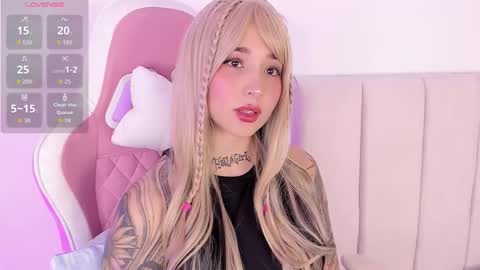 Shelly online show from October 15, 7:36 pm