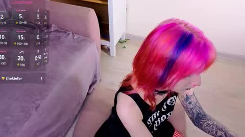 Snapshot of veolatownson chatting on February 26, 10:42 pm Erica online show from February 26, 10:42 pm