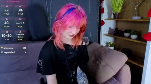 Erica online show from March 5, 8:05 pm