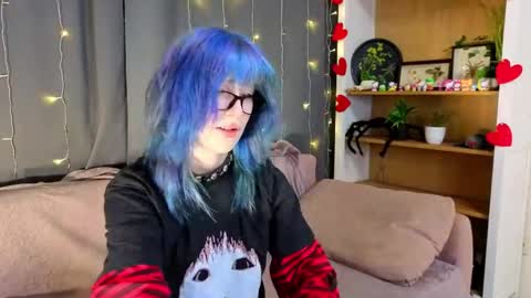 Erica online show from April 3, 8:07 pm