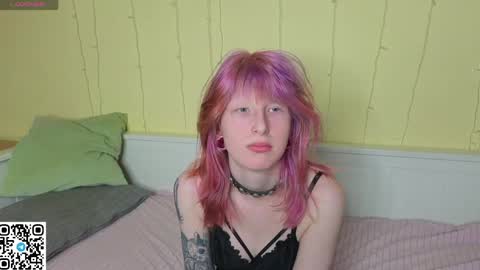 Snapshot of veolatownson chatting on May 10, 8:03 pm Erica online show from May 10, 8:03 pm