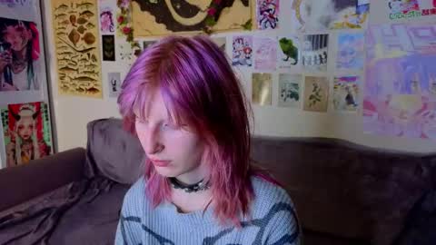 Snapshot of veolatownson chatting on May 12, 8:17 pm Erica online show from May 12, 8:17 pm