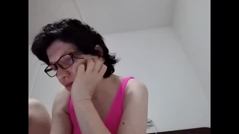 Snapshot of vera_elle chatting on May 4, 6:48 pm Vera online show from May 4, 6:48 pm