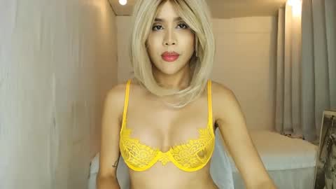 Snapshot of vera_octopus chatting on February 13, 12:57 am CHLOE the C L are silent online show from February 13, 12:57 am