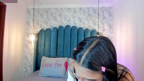 Domelipa  online show from April 8, 11:10 am