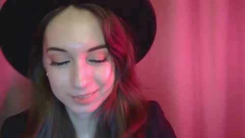 Una online show from November 5, 1:33 pm