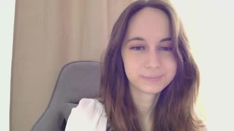 Una online show from February 23, 12:02 pm