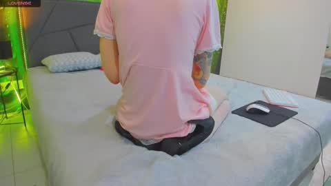 Snapshot of verawattss chatting on February 27, 2:11 am Vera online show from February 27, 2:11 am