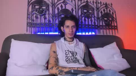 Snapshot of vergil_noir chatting on May 27, 5:15 am vergil_noir online show from May 27, 5:15 am