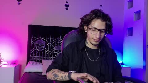 Snapshot of vergil_noir chatting on June 3, 4:15 am vergil_noir online show from June 3, 4:15 am