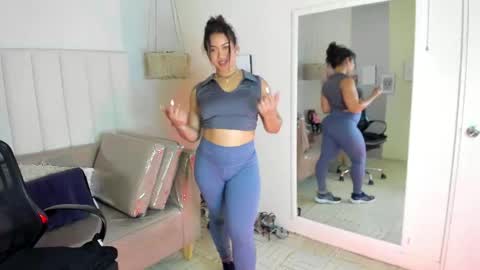 Snapshot of veronica_b07 chatting on May 11, 4:04 pm Veronica3 online show from May 11, 4:04 pm