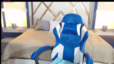 VERONICA online show from April 1, 1:12 pm