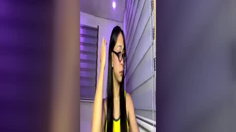 Snapshot of veronica_faux chatting on June 29, 3:01 pm Veronica online show from June 29, 3:01 pm