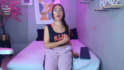 Snapshot of veronica_miiller chatting on May 25, 7:31 pm veronica online show from May 25, 7:31 pm