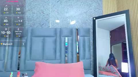 Snapshot of veronica_roose chatting on June 19, 12:53 pm Veronica online show from June 19, 12:53 pm