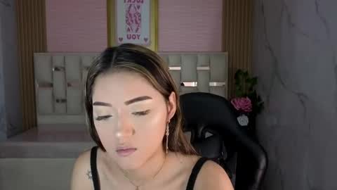 Snapshot of veronicaa_s chatting on May 28, 8:17 pm veronicaa_s online show from May 28, 8:17 pm