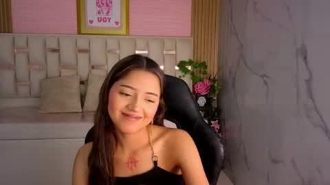 Snapshot of veronicaa_s chatting on July 4, 8:15 pm veronicaa_s online show from July 4, 8:15 pm