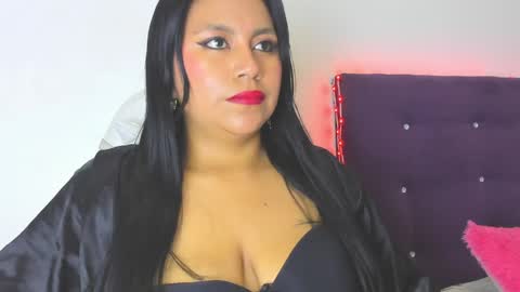 Snapshot of veronicaa_squirt chatting on May 5, 3:25 am veronicaa_squirt online show from May 5, 3:25 am