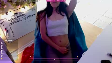 Snapshot of veronicababy26 chatting on July 6, 3:47 pm veronicababy26 online show from July 6, 3:47 pm