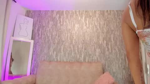 Miss Veronica dussan  Tw Veronicasm     IG Ashveronica  online show from June 2, 12:56 am