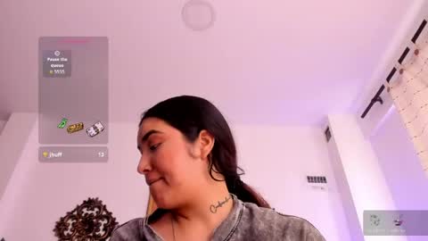 Snapshot of veronicagilss chatting on April 25, 9:01 pm Veronica Gills online show from April 25, 9:01 pm