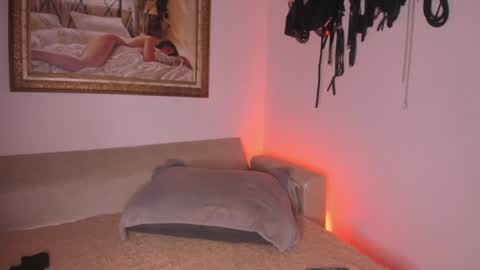 Snapshot of veronicasmith_os chatting on June 27, 7:52 pm veronicasmith_os online show from June 27, 7:52 pm