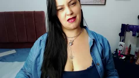 Snapshot of veroniicabbw_ chatting on June 11, 12:36 pm veroniicabbw_ online show from June 11, 12:36 pm