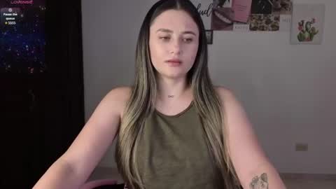 Snapshot of veronika__winslow_ chatting on June 28, 4:29 am Vero online show from June 28, 4:29 am