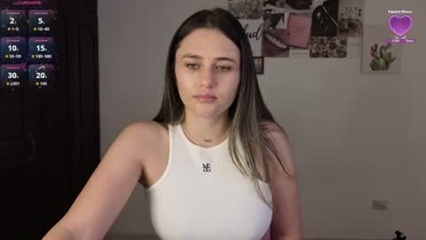 Snapshot of veronika__winslow_ chatting on July 17, 6:09 am Vero online show from July 17, 6:09 am