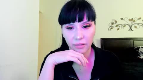 Snapshot of veronika_blak chatting on March 20, 2:38 am Miss Veronika Blak online show from March 20, 2:38 am