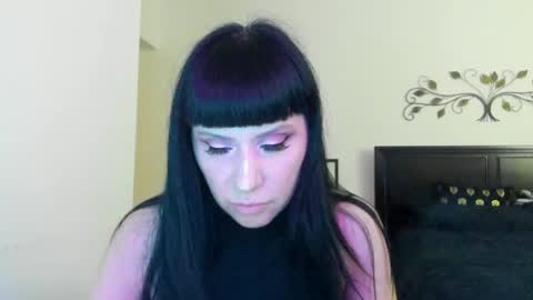 Snapshot of veronika_blak chatting on April 25, 2:36 am Miss Veronika Blak online show from April 25, 2:36 am