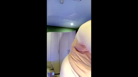 Snapshot of veronikawgold chatting on May 18, 11:49 am VeronikawGold online show from May 18, 11:49 am