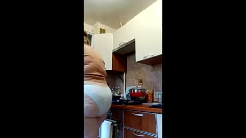 Snapshot of veronikawgold chatting on May 20, 2:12 pm VeronikawGold online show from May 20, 2:12 pm