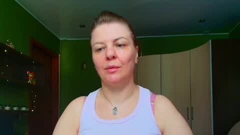 Snapshot of veronikawgold chatting on May 22, 6:09 am VeronikawGold online show from May 22, 6:09 am