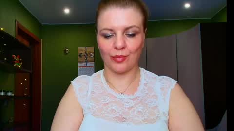 Snapshot of veronikawgold chatting on June 9, 4:51 pm VeronikawGold online show from June 9, 4:51 pm