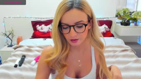 VerraSweet4u online show from December 8, 7:47 am