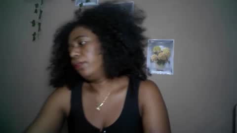 Snapshot of verronique1511 chatting on April 21, 3:13 am verronique1511 online show from April 21, 3:13 am