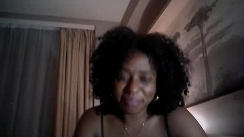 Snapshot of verronique1511 chatting on April 22, 9:27 pm verronique1511 online show from April 22, 9:27 pm