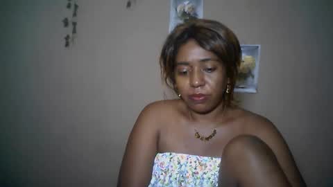 Snapshot of verronique1511 chatting on April 28, 10:26 pm verronique1511 online show from April 28, 10:26 pm