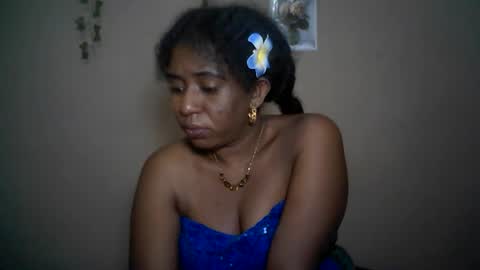 Snapshot of verronique1511 chatting on May 4, 4:52 am verronique1511 online show from May 4, 4:52 am