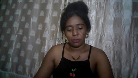 Snapshot of verronique1511 chatting on May 10, 8:08 am verronique1511 online show from May 10, 8:08 am