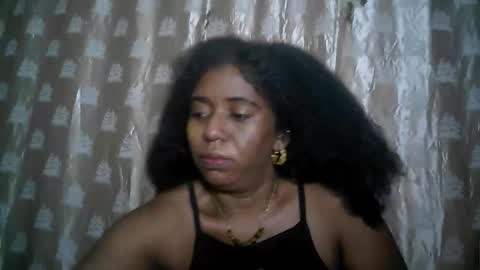 Snapshot of verronique1511 chatting on May 11, 3:12 am verronique1511 online show from May 11, 3:12 am