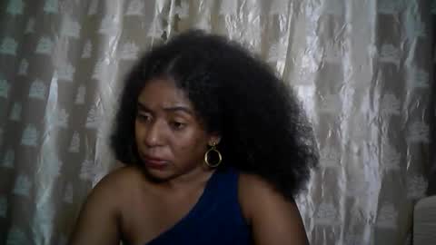 Snapshot of verronique1511 chatting on May 12, 6:54 am verronique1511 online show from May 12, 6:54 am